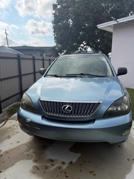 2005 Lexus RX 2nd Gen - Image 3 of 13