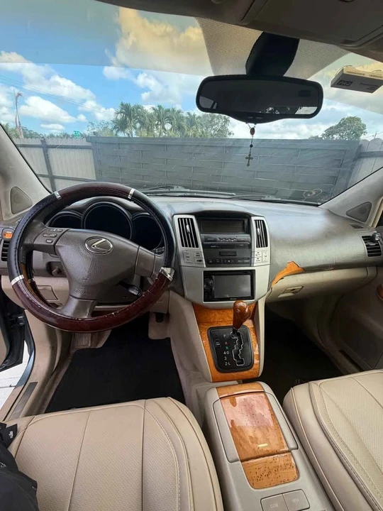 2005 Lexus RX 2nd Gen - Image 8 of 13