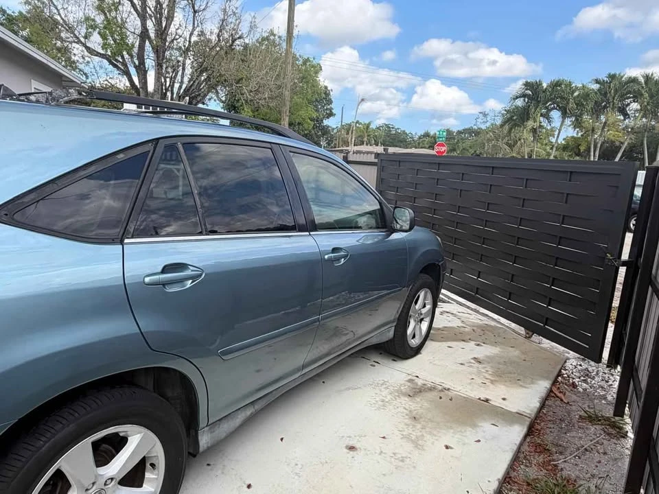 2005 Lexus RX 2nd Gen - Image 12 of 13