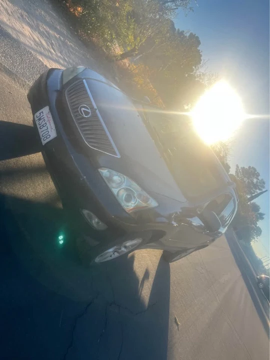 2005 Lexus RX 2nd Gen - Image 2 of 7