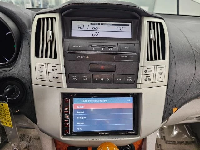 2005 Lexus RX 2nd Gen - Image 10 of 15