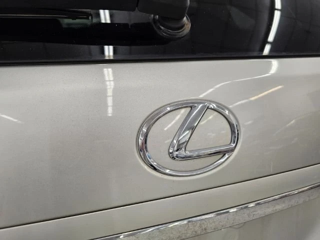 2005 Lexus RX 2nd Gen - Image 14 of 15