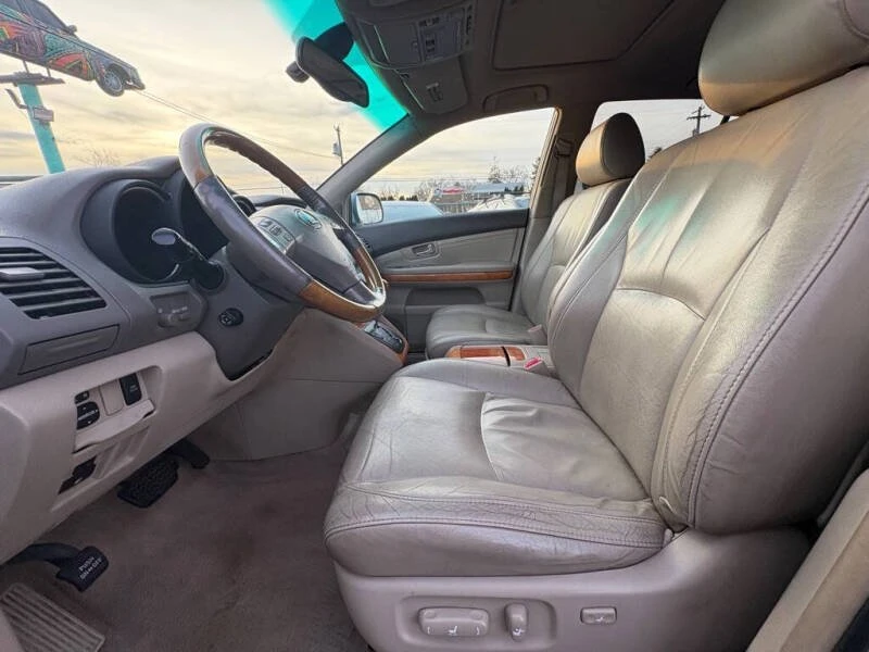 2005 Lexus RX 2nd Gen - Image 7 of 9