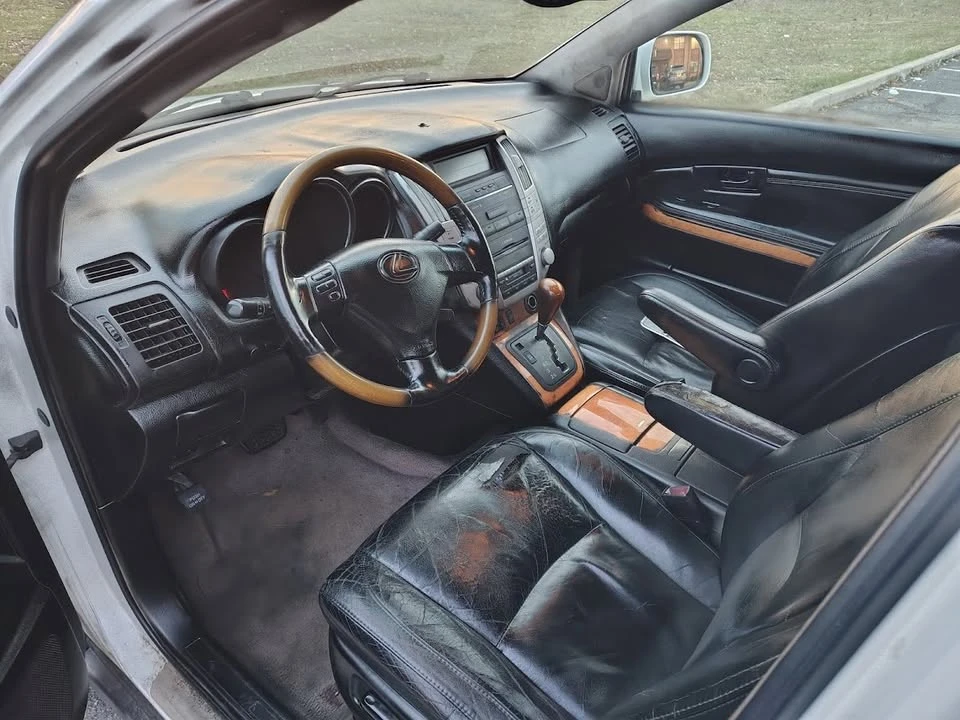 2005 Lexus RX 2nd Gen - Image 5 of 11