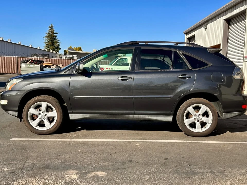 2005 Lexus RX 2nd Gen - Image 2 of 7