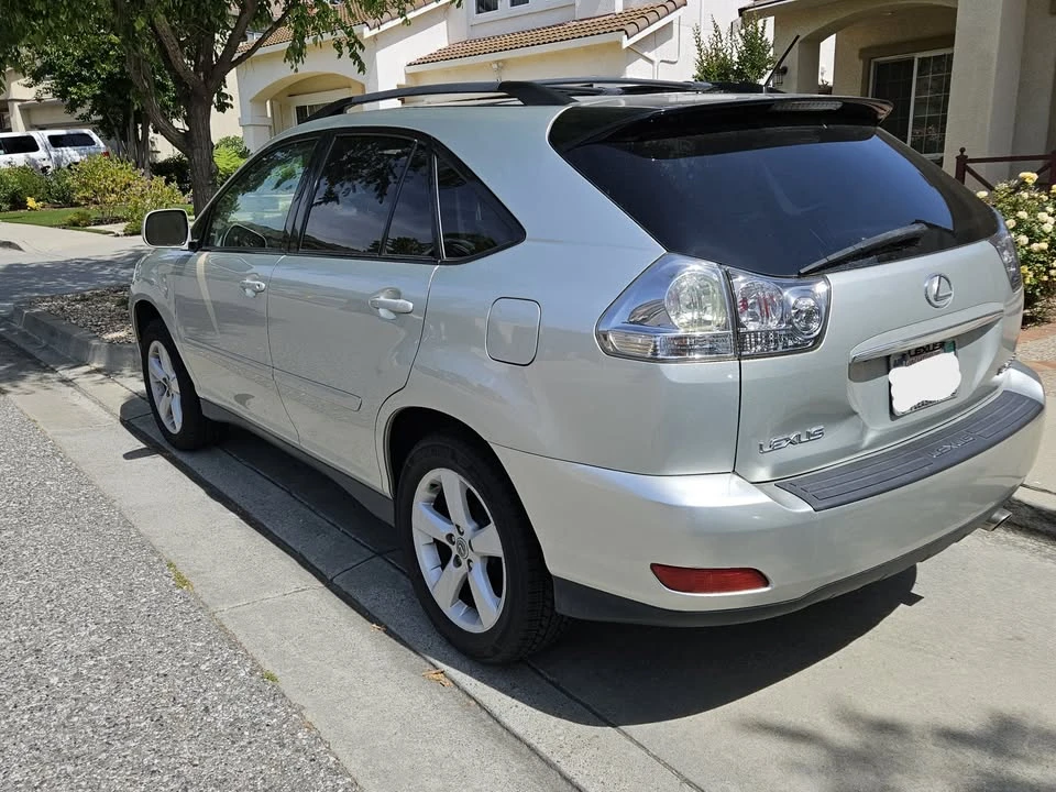 2005 Lexus RX 2nd Gen - Image 4 of 10