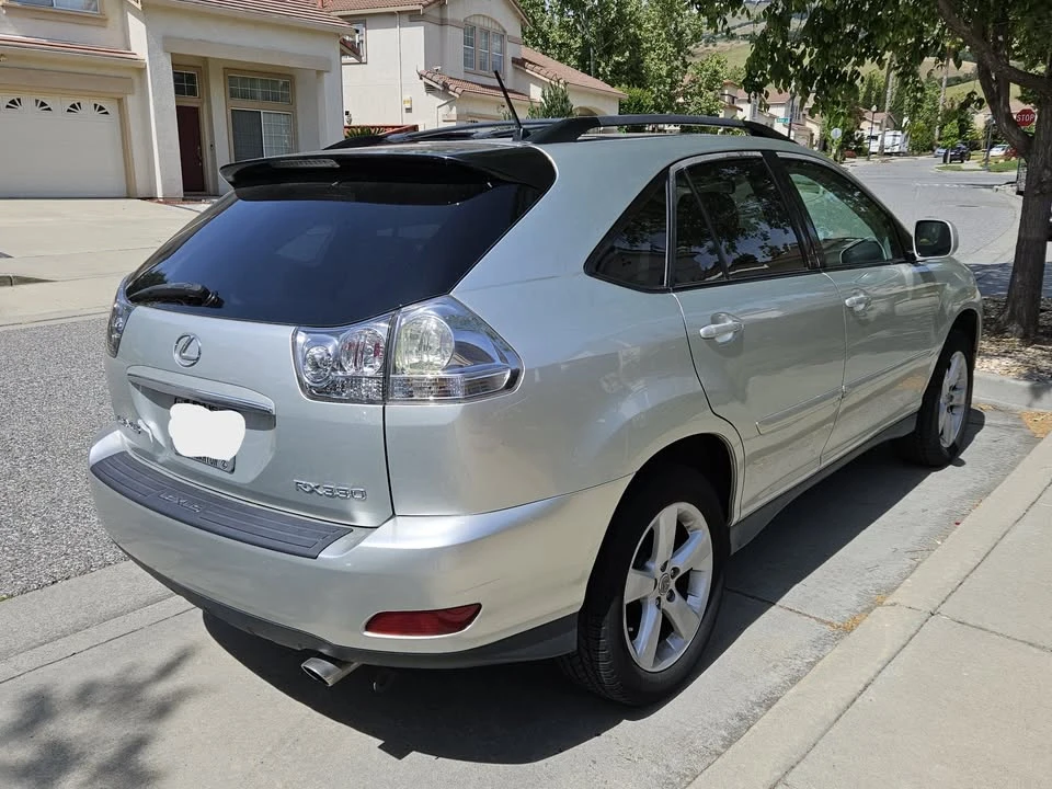 2005 Lexus RX 2nd Gen - Image 3 of 10