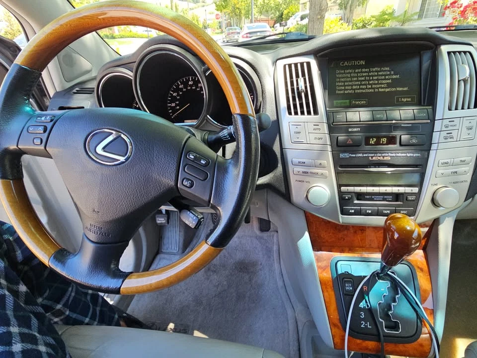 2005 Lexus RX 2nd Gen - Image 8 of 10