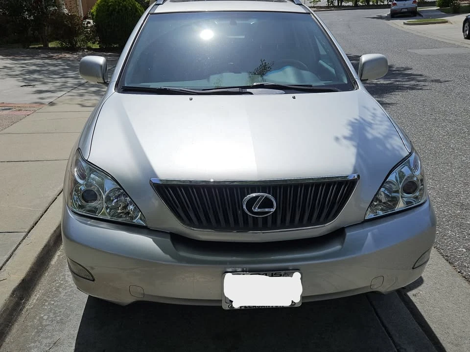 2005 Lexus RX 2nd Gen - Image 2 of 10