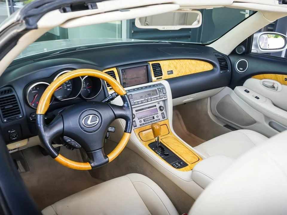 2005 Lexus SC430 - Image 14 of 20