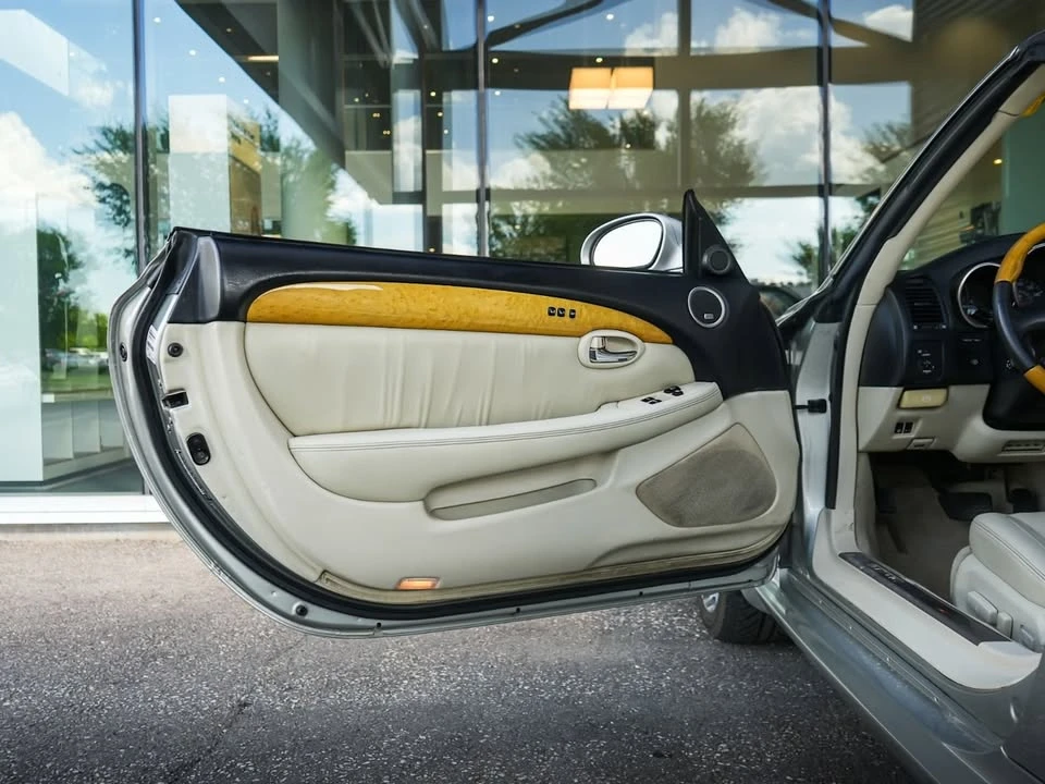 2005 Lexus SC430 - Image 16 of 20