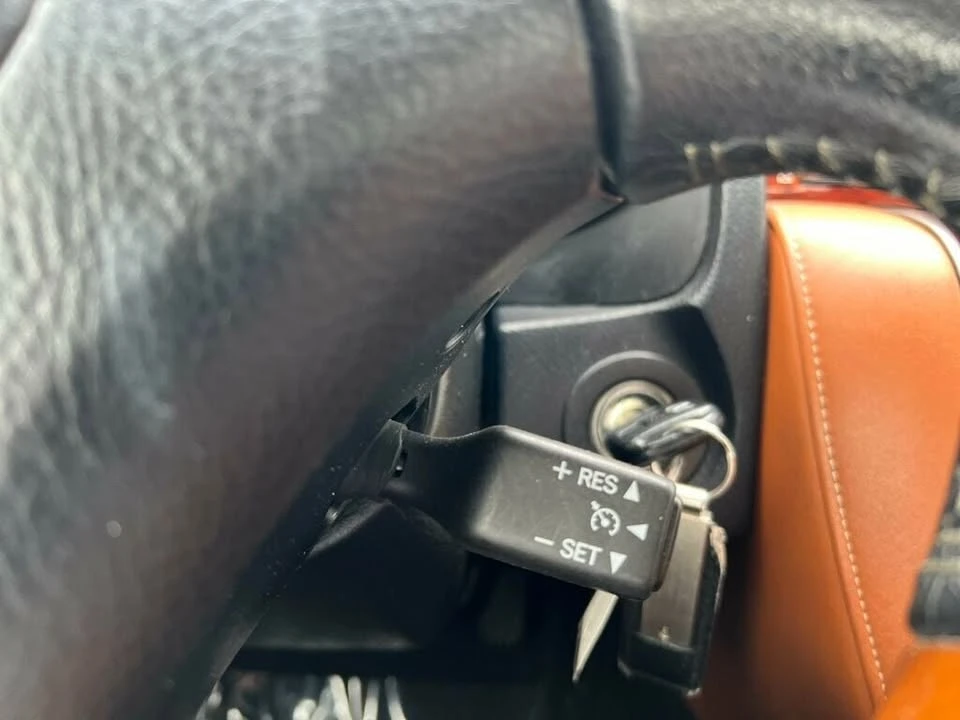 2005 Lexus SC430 - Image 18 of 20