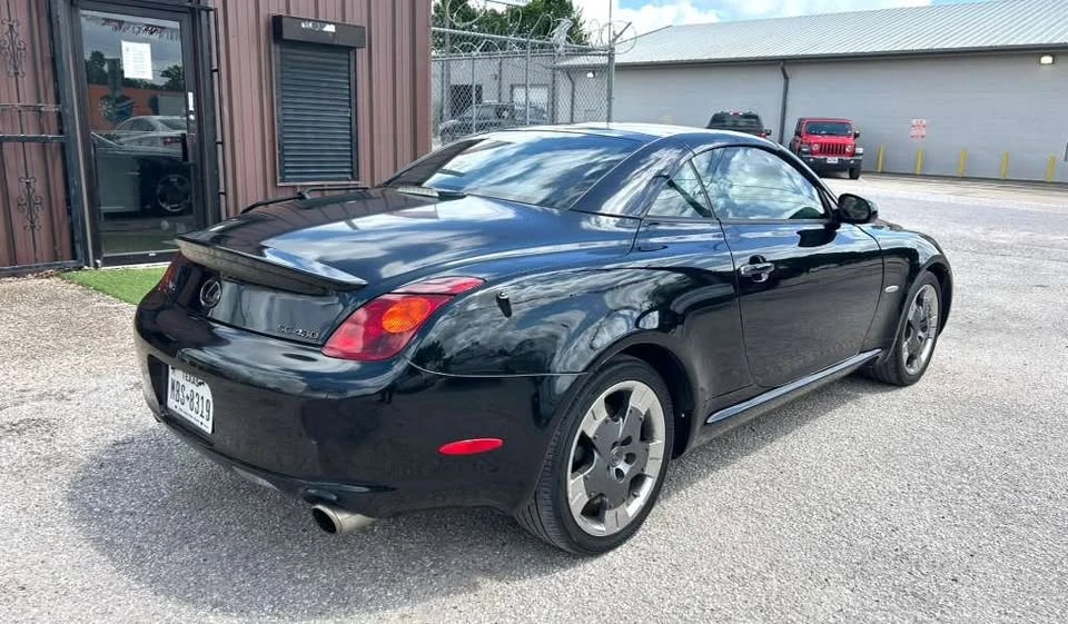 2005 Lexus SC430 - Image 11 of 18