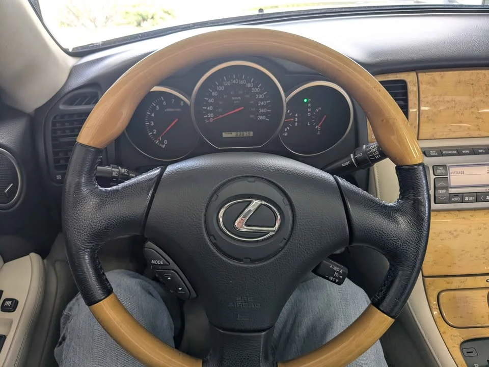 2005 Lexus SC430 - Image 3 of 12