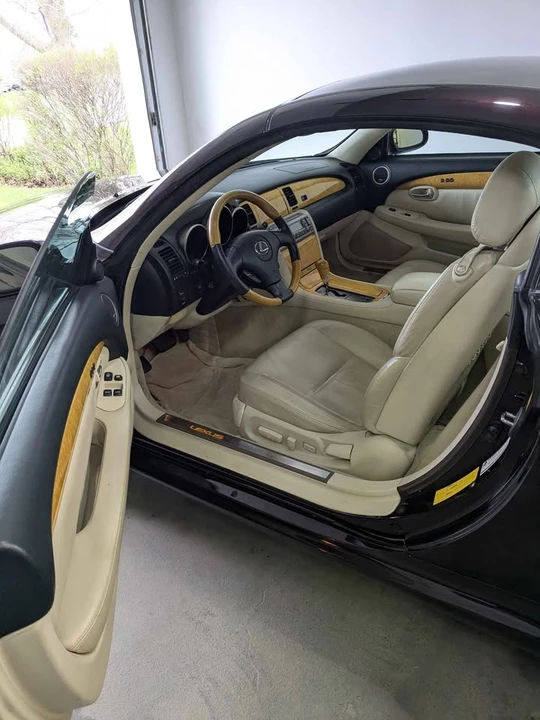 2005 Lexus SC430 - Image 11 of 12