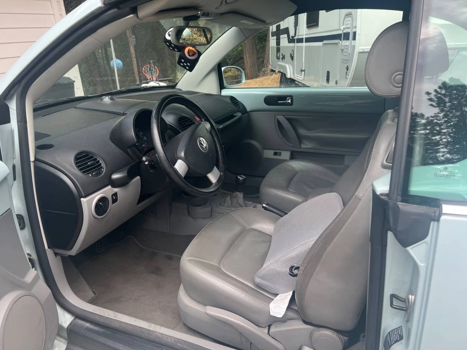 2005 Volkswagen New Beetle - Image 11 of 19