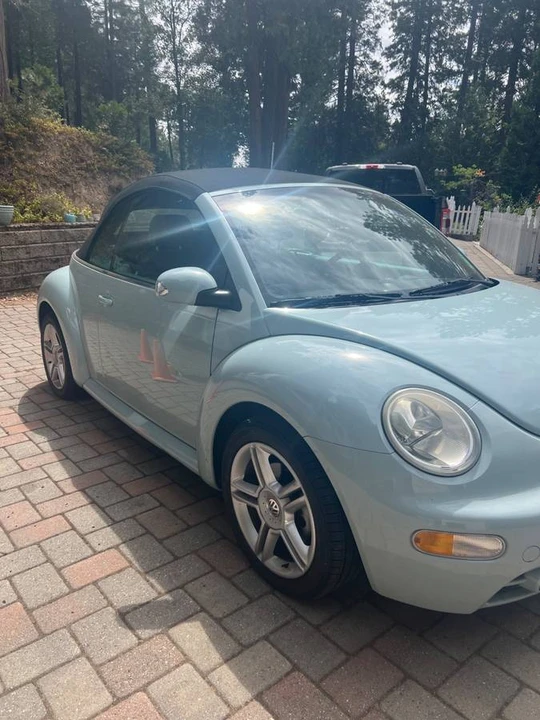 2005 Volkswagen New Beetle - Image 2 of 19