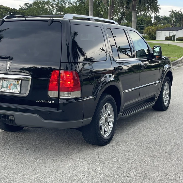2005 Lincoln Aviator 1st Gen - Image 11 of 12