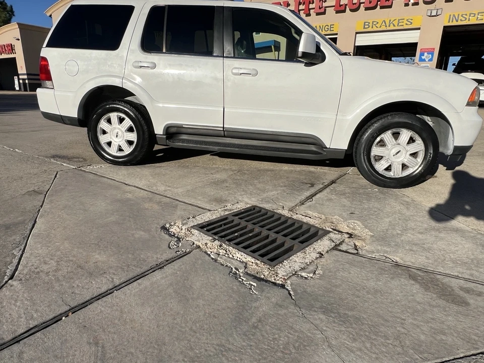 2005 Lincoln Aviator 1st Gen - Image 4 of 21