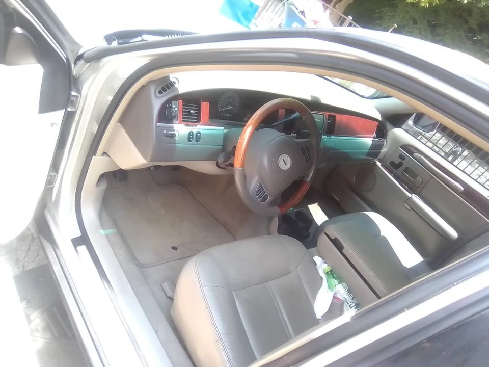 2005 Lincoln Continental - Image 4 of 6