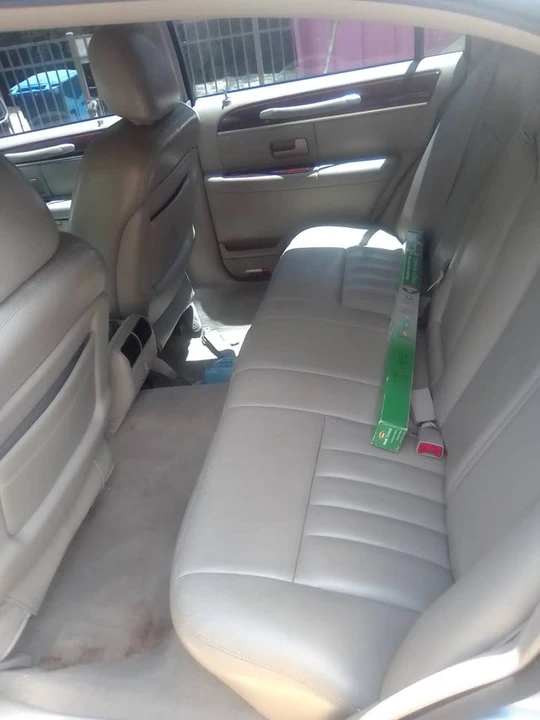 2005 Lincoln Continental - Image 3 of 6