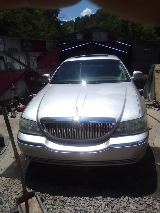 2005 Lincoln Continental - Image 6 of 6