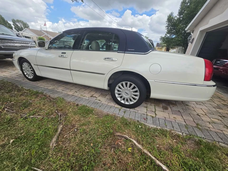 2005 Lincoln Continental - Image 6 of 6
