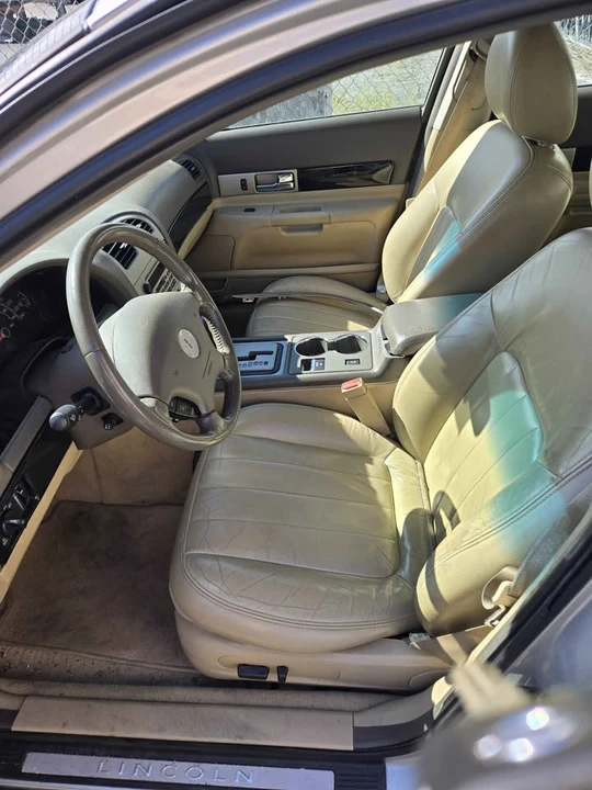 2005 Lincoln LS - Image 2 of 5