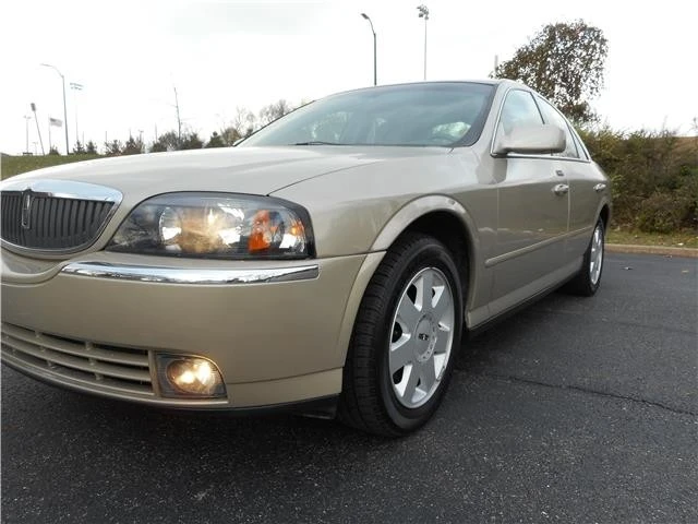 2005 Lincoln LS - Image 10 of 12