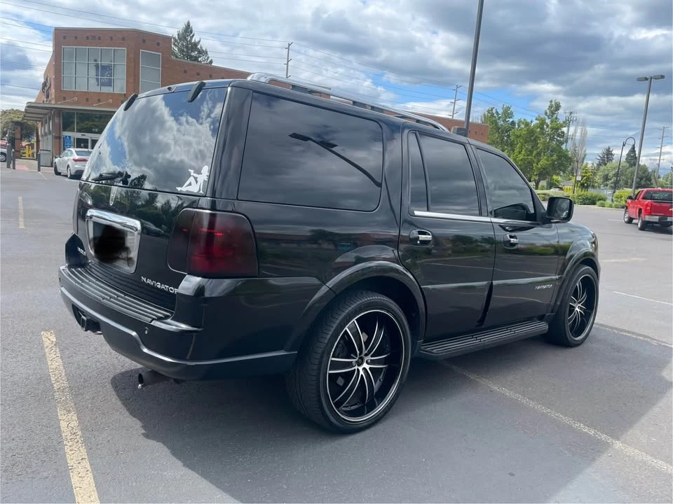 2005 Lincoln Navigator 2nd Gen - Image 6 of 13