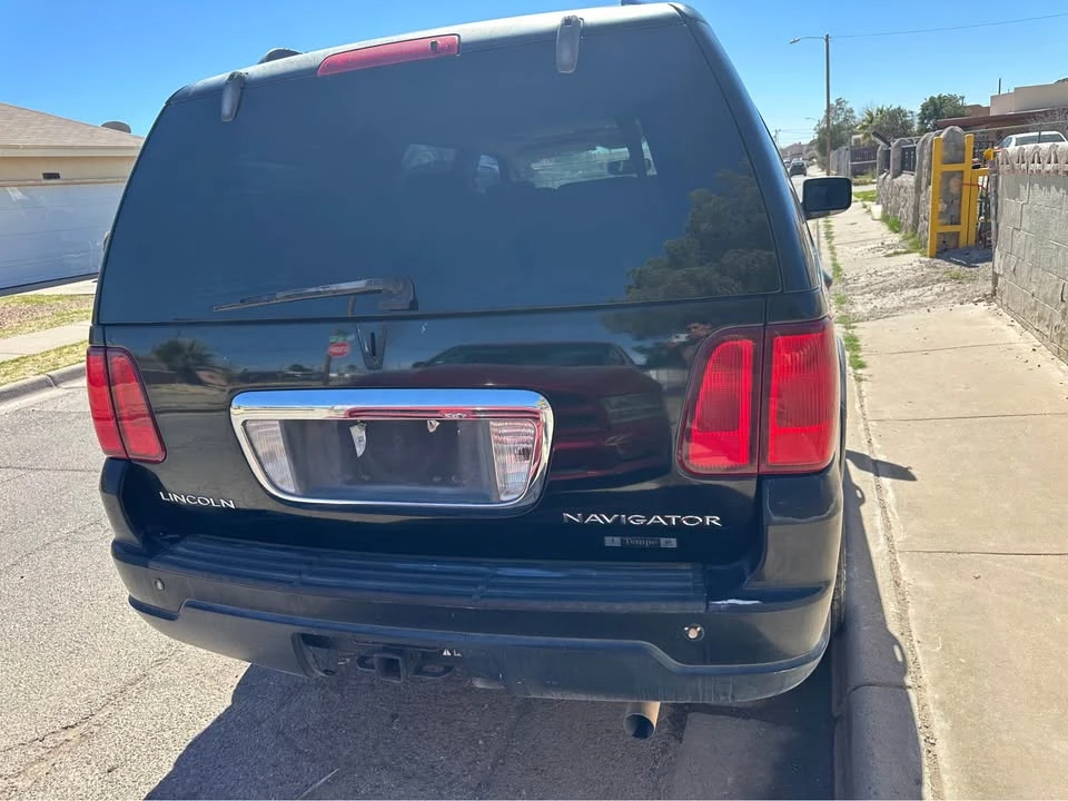 2005 Lincoln Navigator 2nd Gen - Image 4 of 9
