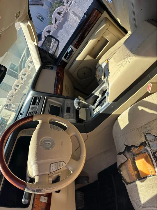 2005 Lincoln Navigator 2nd Gen - Image 9 of 9