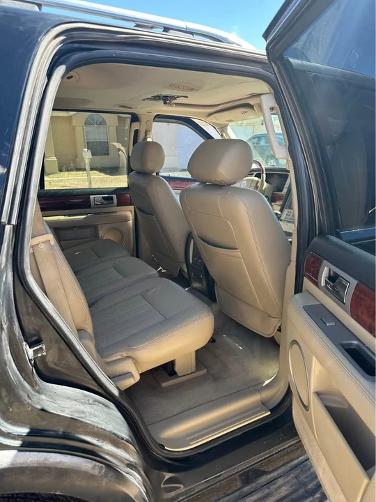 2005 Lincoln Navigator 2nd Gen - Image 8 of 9