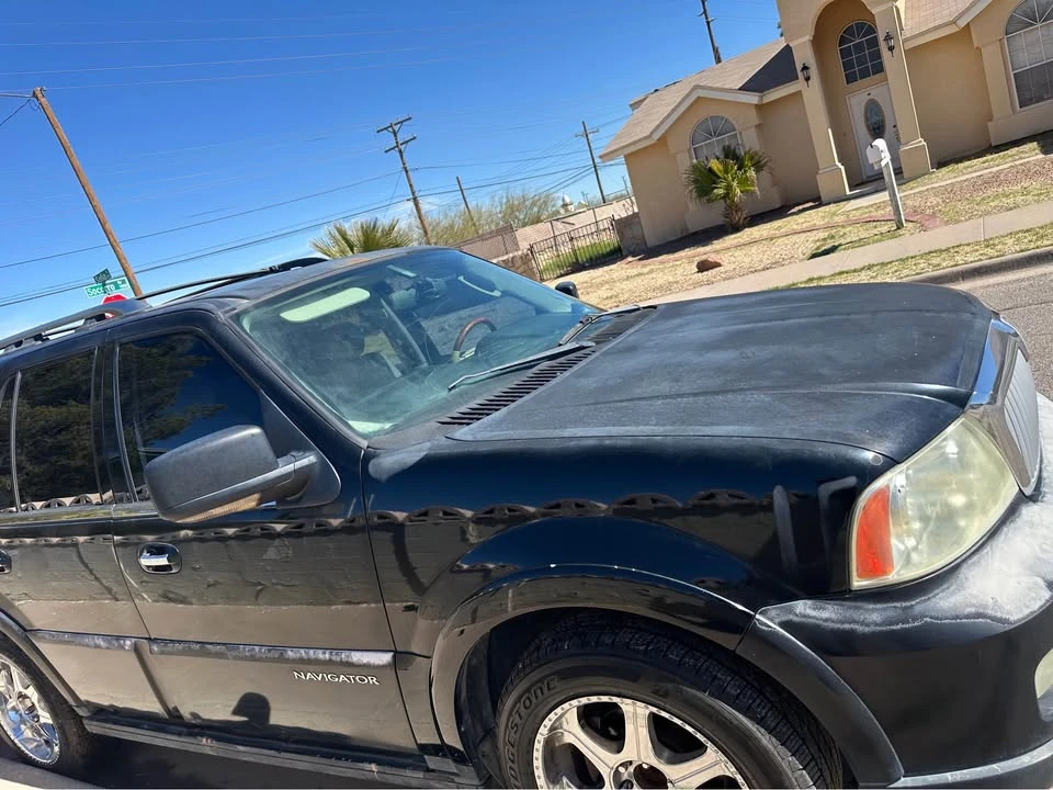 2005 Lincoln Navigator 2nd Gen - Image 3 of 9