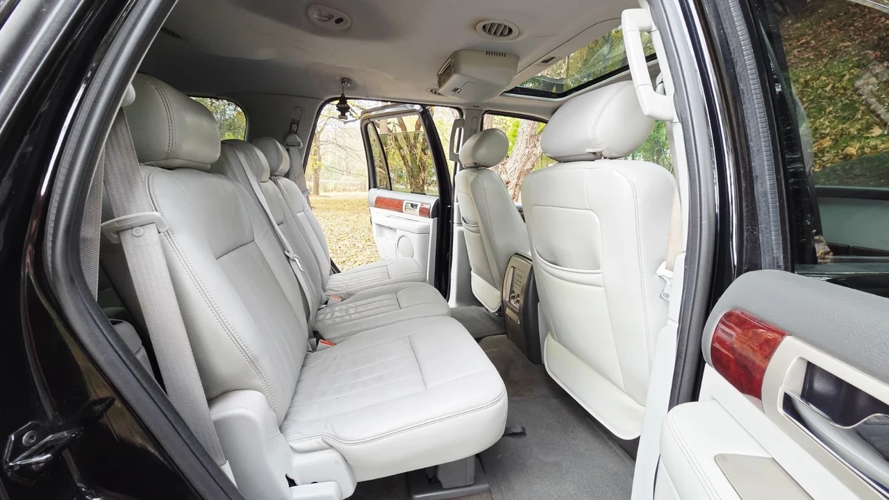 2005 Lincoln Navigator 2nd Gen - Image 6 of 21