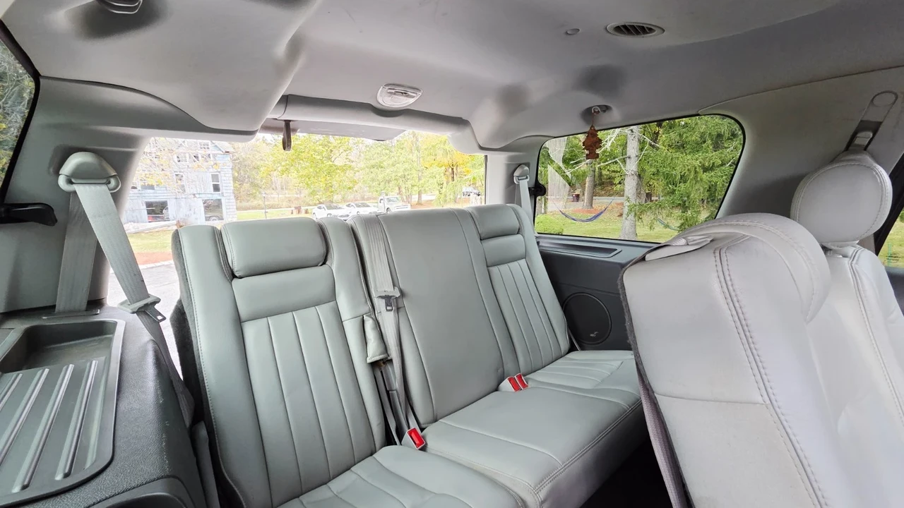 2005 Lincoln Navigator 2nd Gen - Image 17 of 21