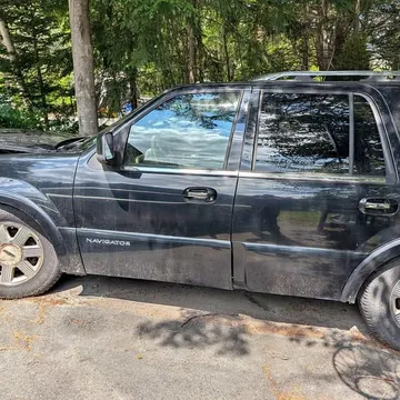 2005 Lincoln Navigator L