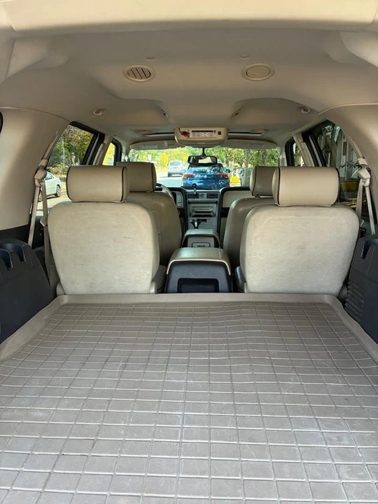 2005 Lincoln Navigator 2nd Gen - Image 6 of 9