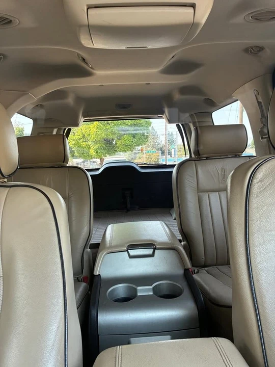 2005 Lincoln Navigator 2nd Gen - Image 8 of 9