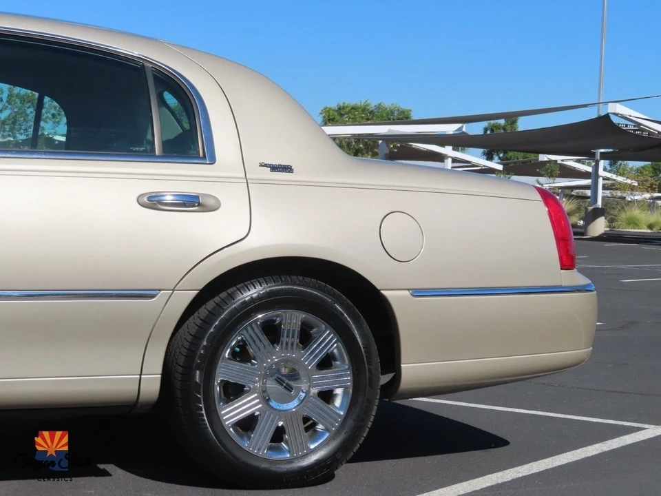 2005 Lincoln Town Car - Image 21 of 21