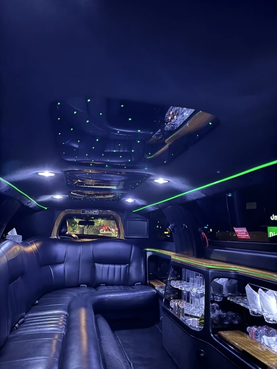 2005 Lincoln Town Car - Image 13 of 13