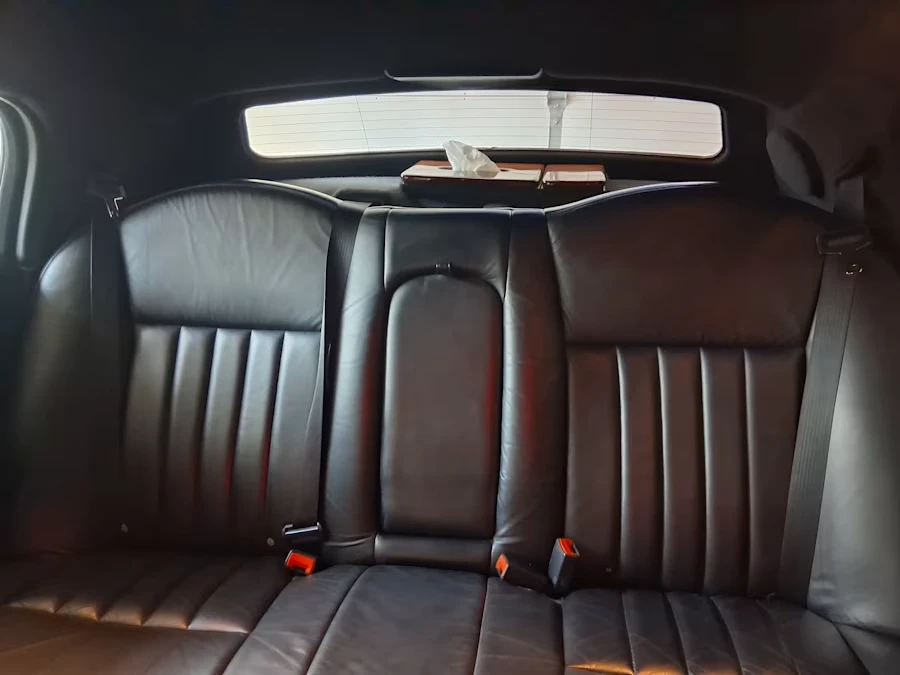 2005 Lincoln Town Car - Image 11 of 13