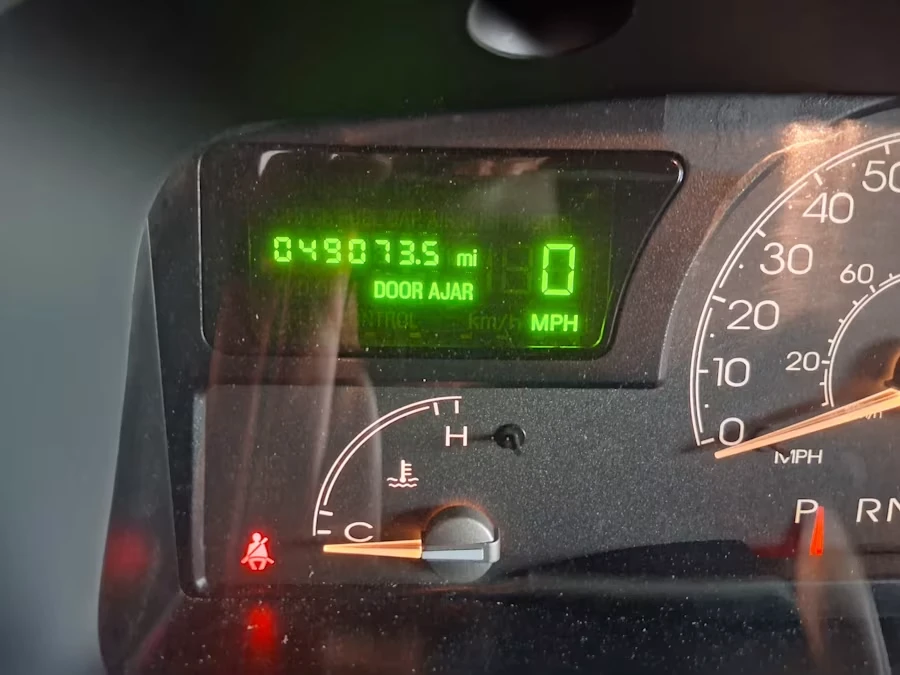 2005 Lincoln Town Car - Image 5 of 13