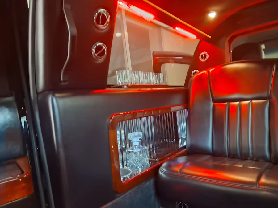 2005 Lincoln Town Car - Image 12 of 13