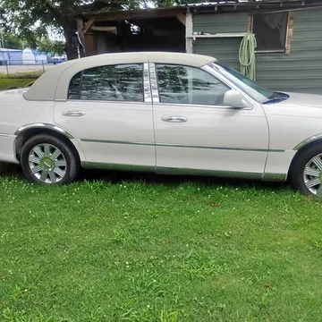 2005 Lincoln Town Car