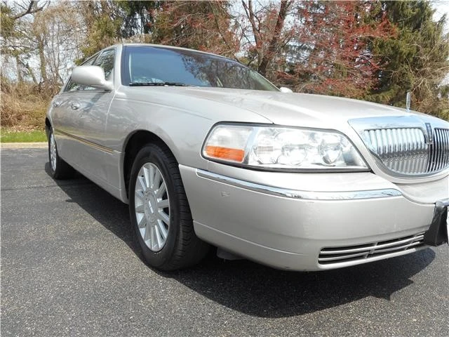 2005 Lincoln Town Car - Image 12 of 12