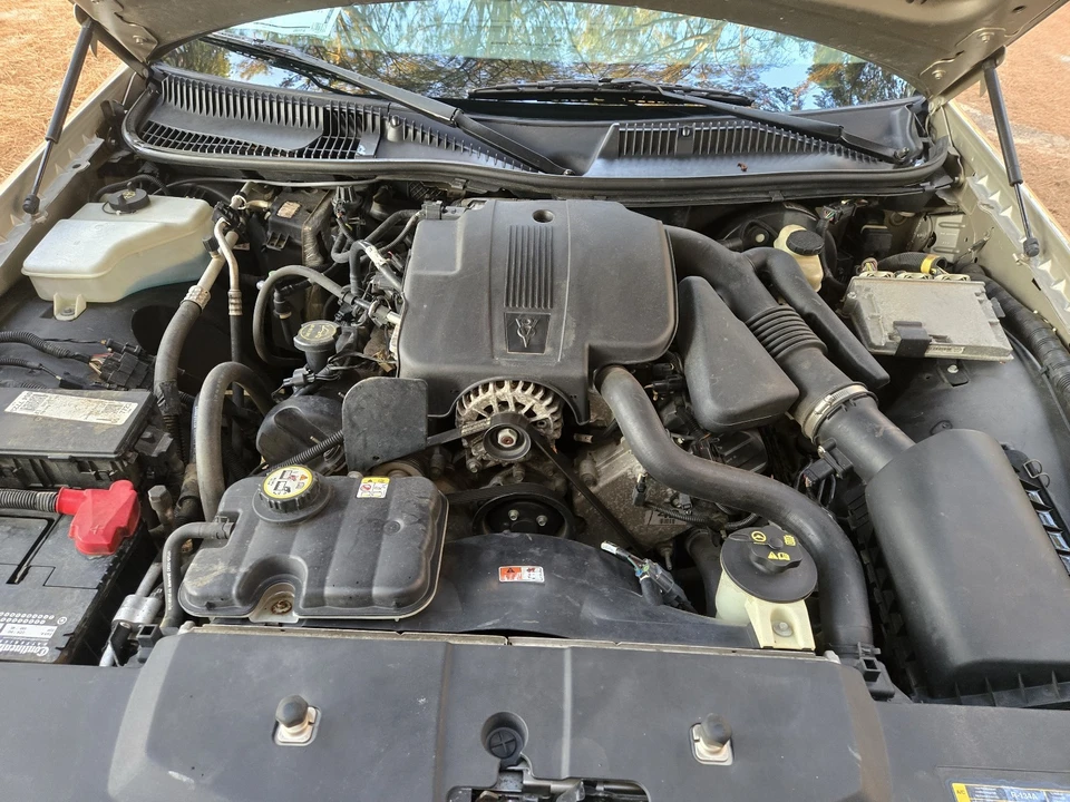 2005 Lincoln Town Car - Image 17 of 18