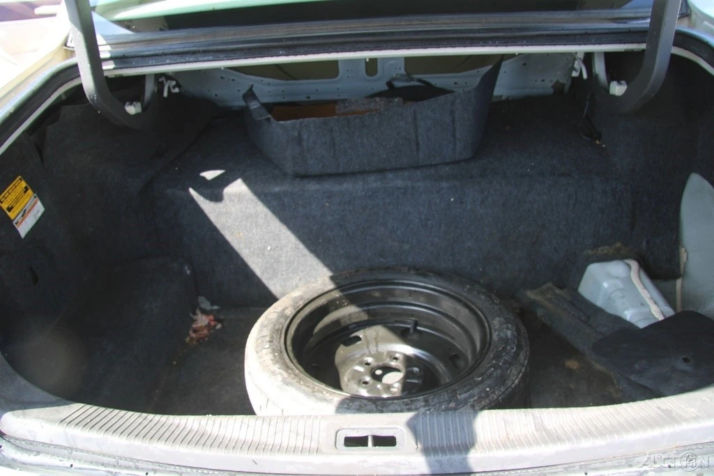 2005 Lincoln Town Car - Image 21 of 21