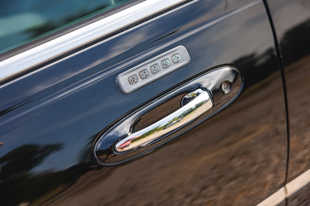 2005 Lincoln Town Car - Image 22 of 31