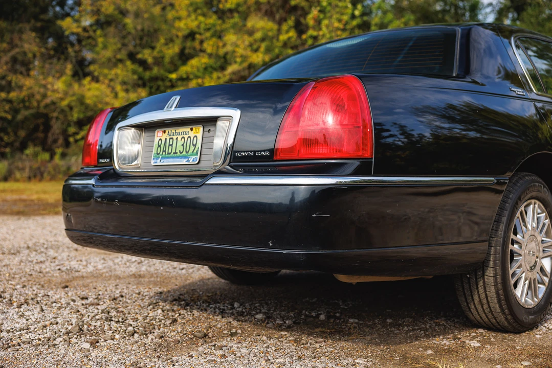 2005 Lincoln Town Car - Image 30 of 31